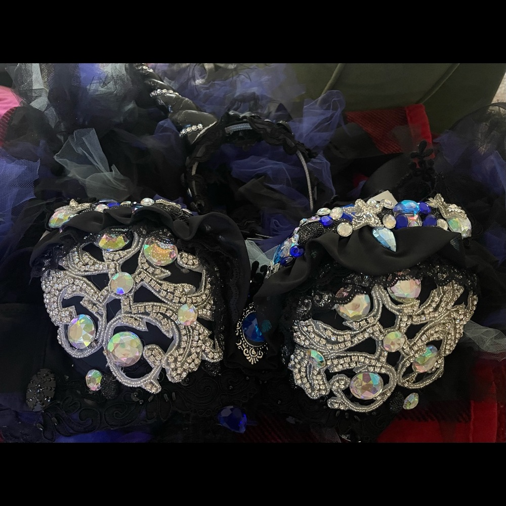 Black unicorn rave outfit